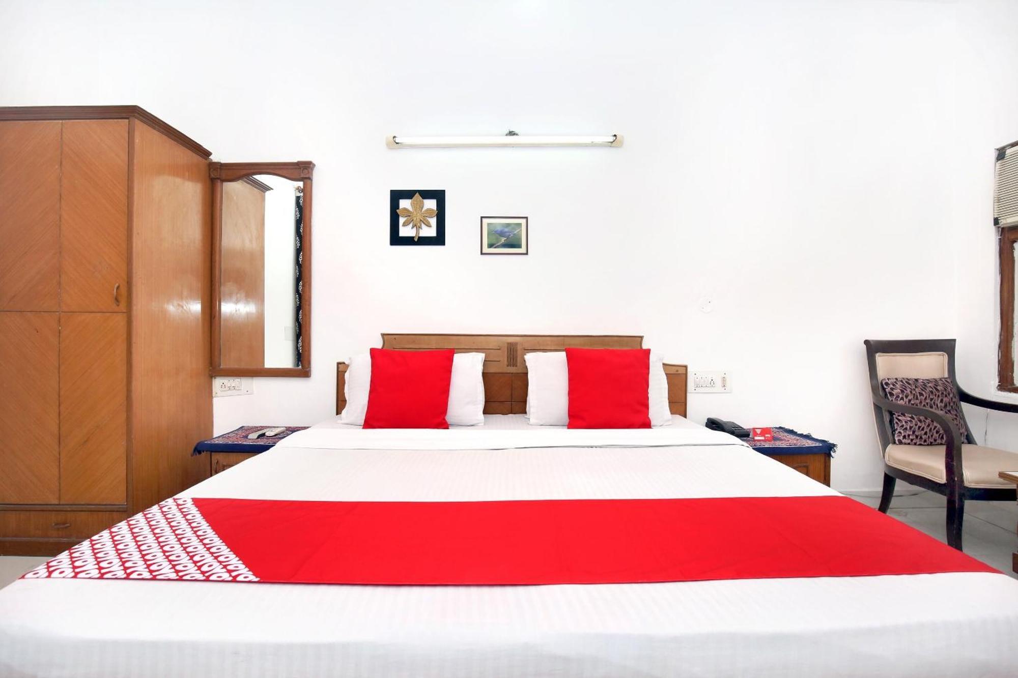 Hotel O Queensland Amritsar Esterno foto