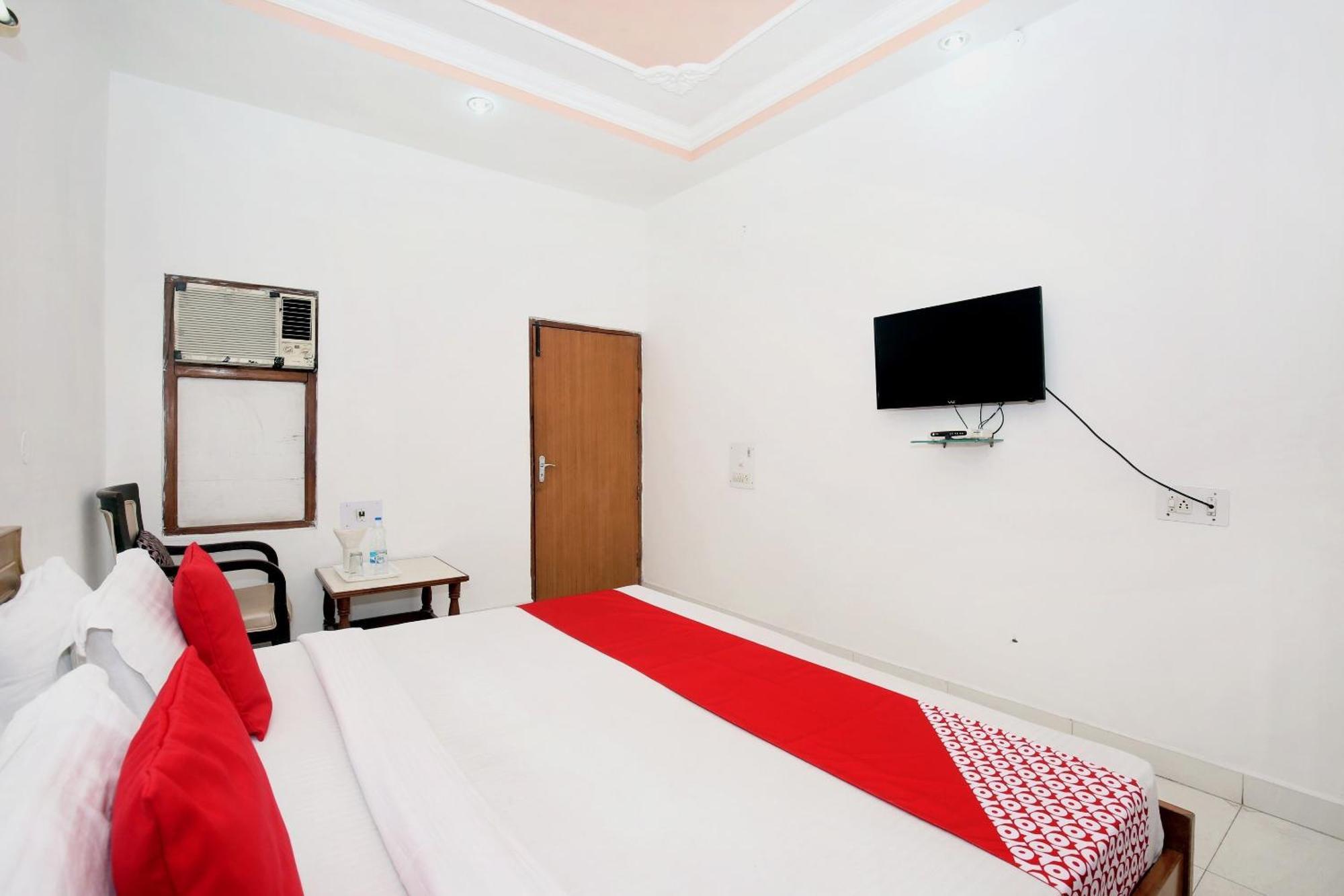 Hotel O Queensland Amritsar Esterno foto