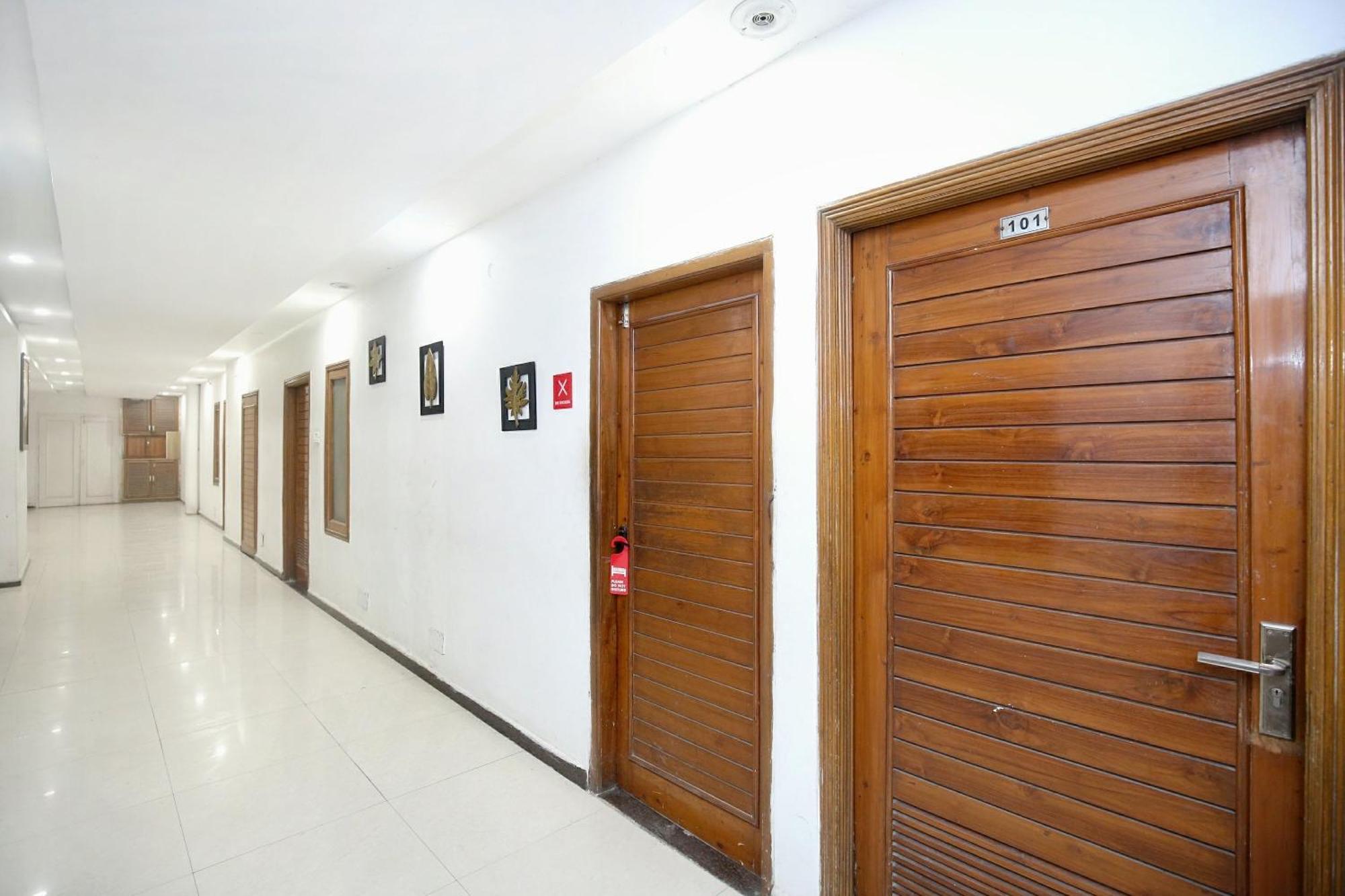 Hotel O Queensland Amritsar Esterno foto