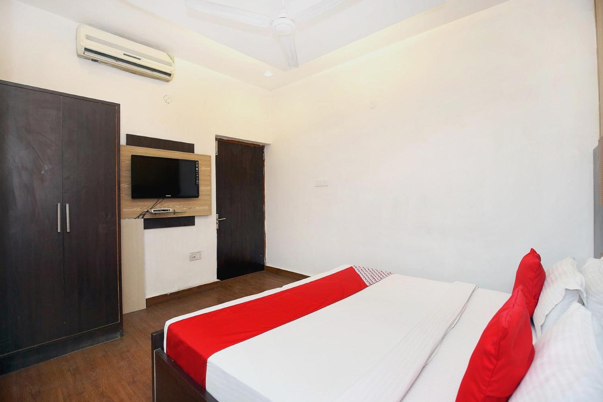 Hotel O Queensland Amritsar Esterno foto