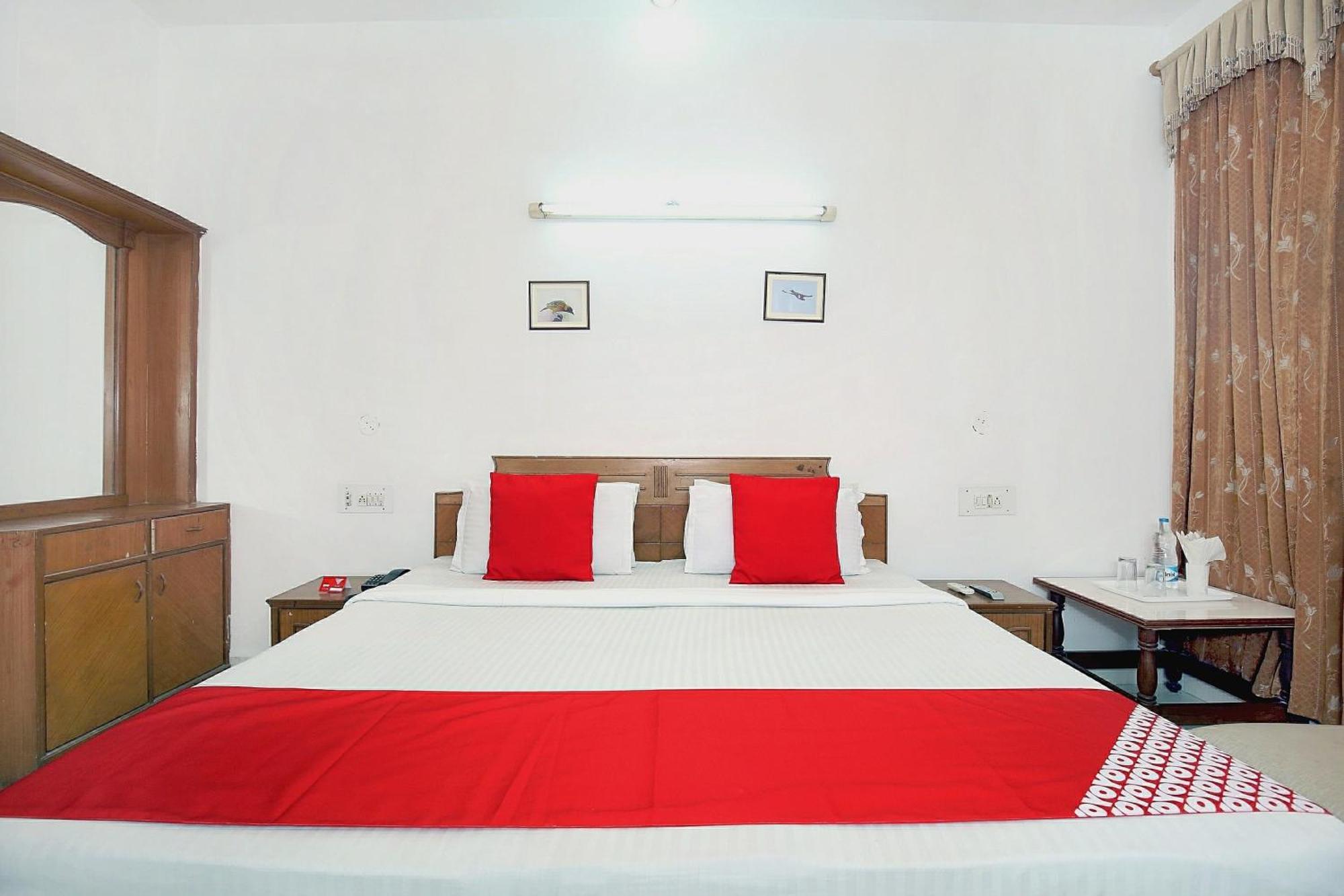 Hotel O Queensland Amritsar Esterno foto