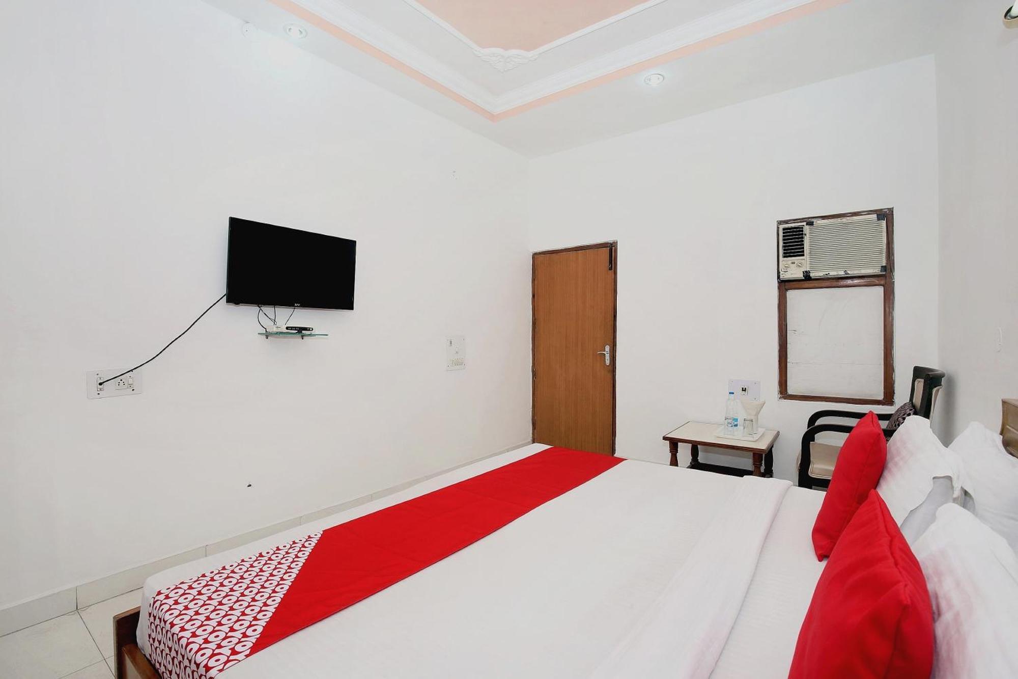 Hotel O Queensland Amritsar Esterno foto