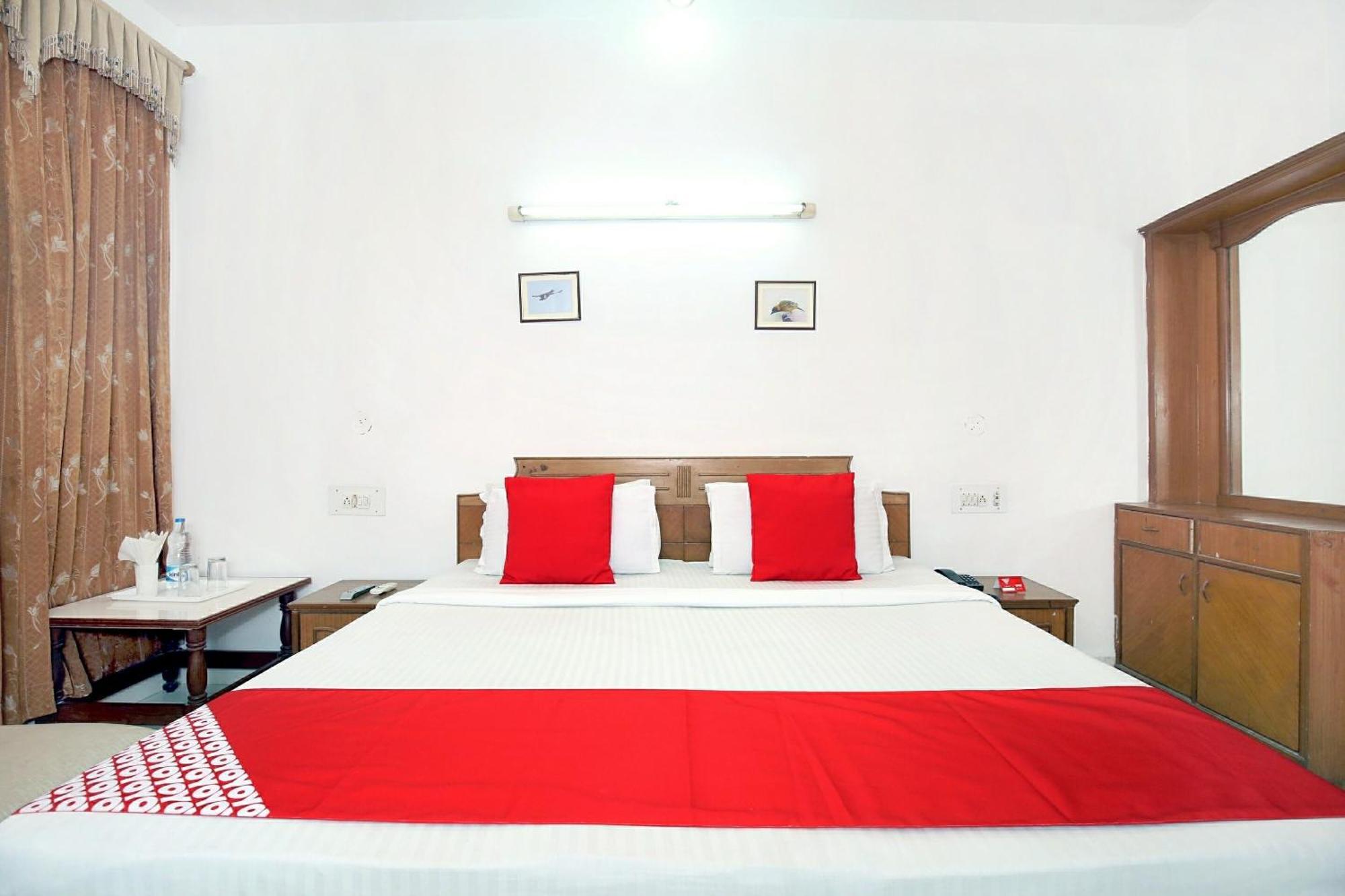 Hotel O Queensland Amritsar Esterno foto